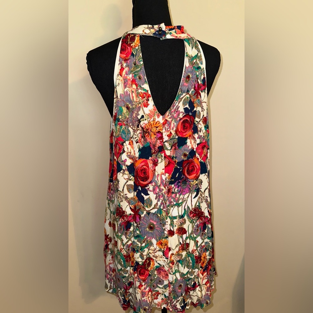 Entro Red and White Graphic Embellished Sleeveless Tank